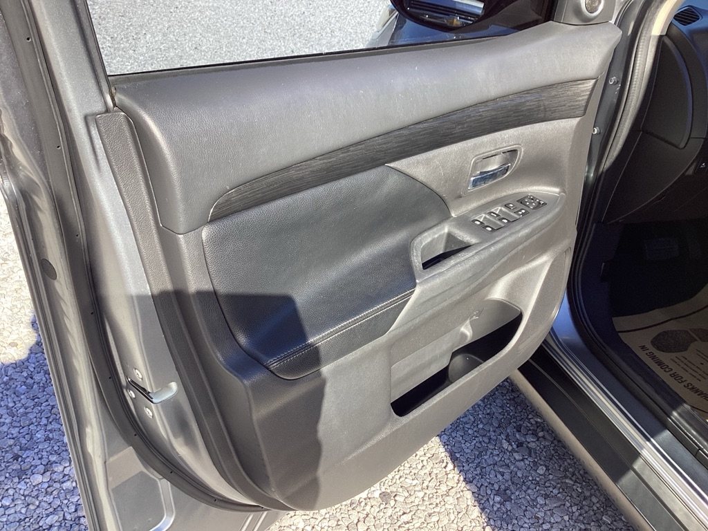 Mitsubishi Outlander SE 2WD 2017