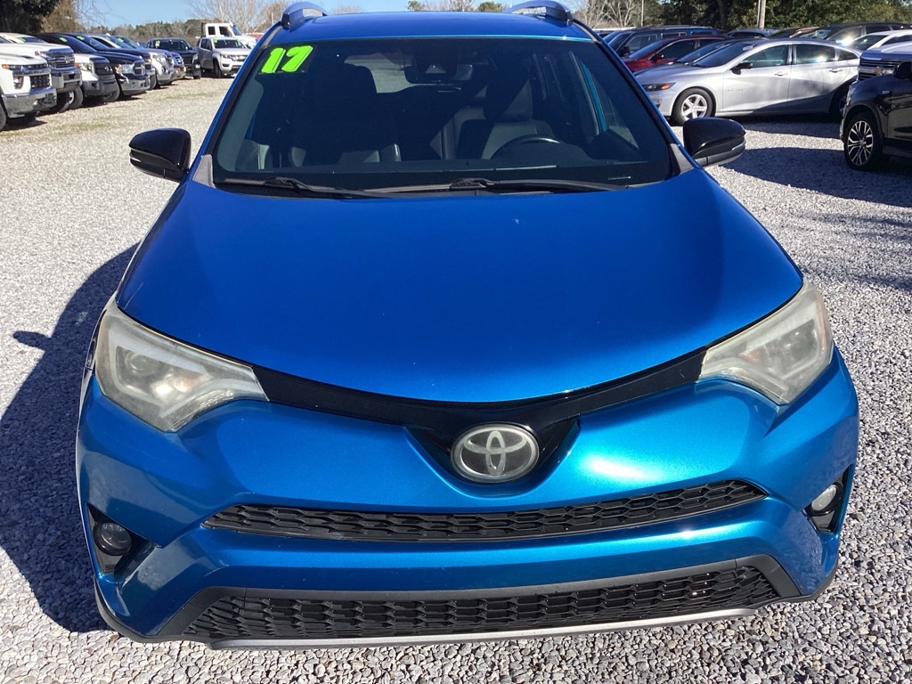 Toyota RAV4 SE FWD 2017