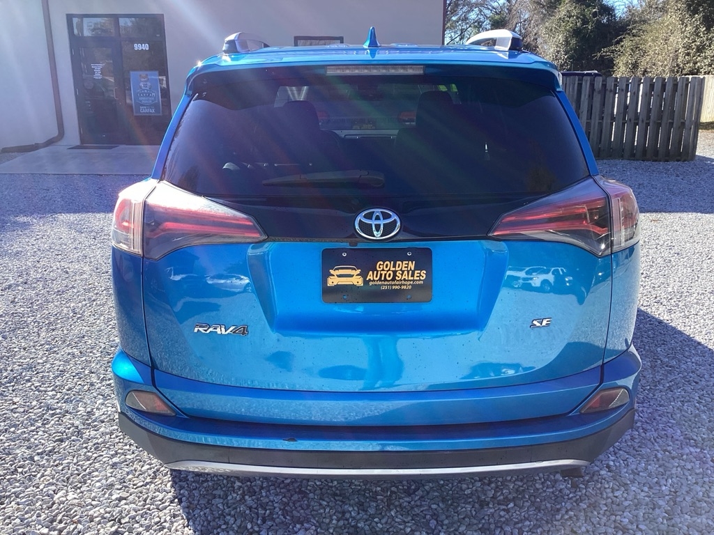 Toyota RAV4 SE FWD 2017