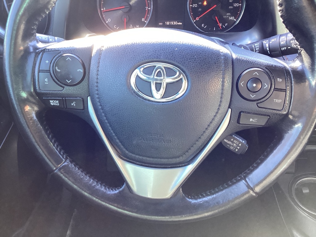 Toyota RAV4 SE FWD 2017