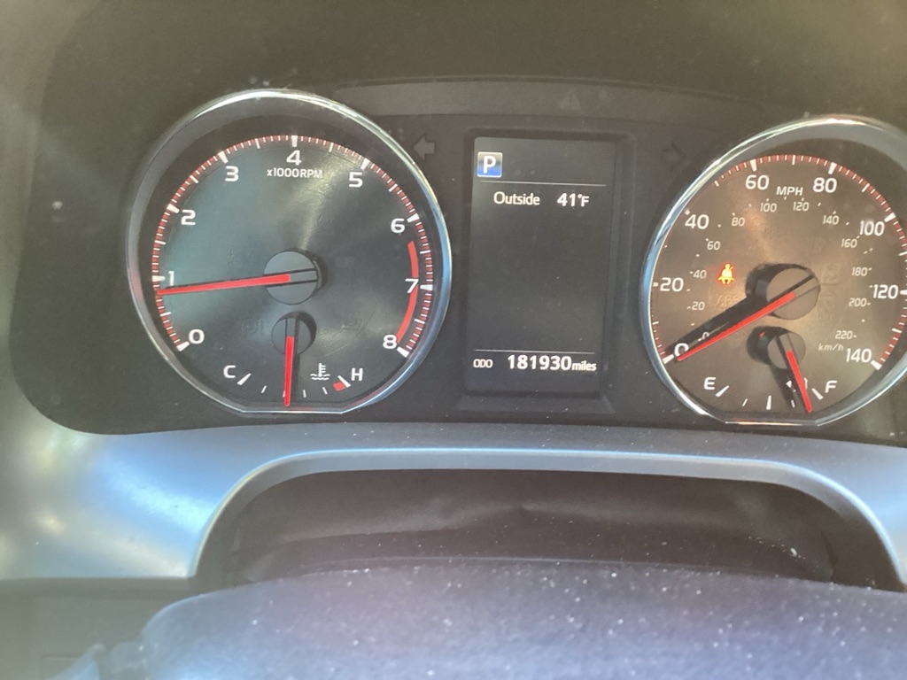 Toyota RAV4 SE FWD 2017