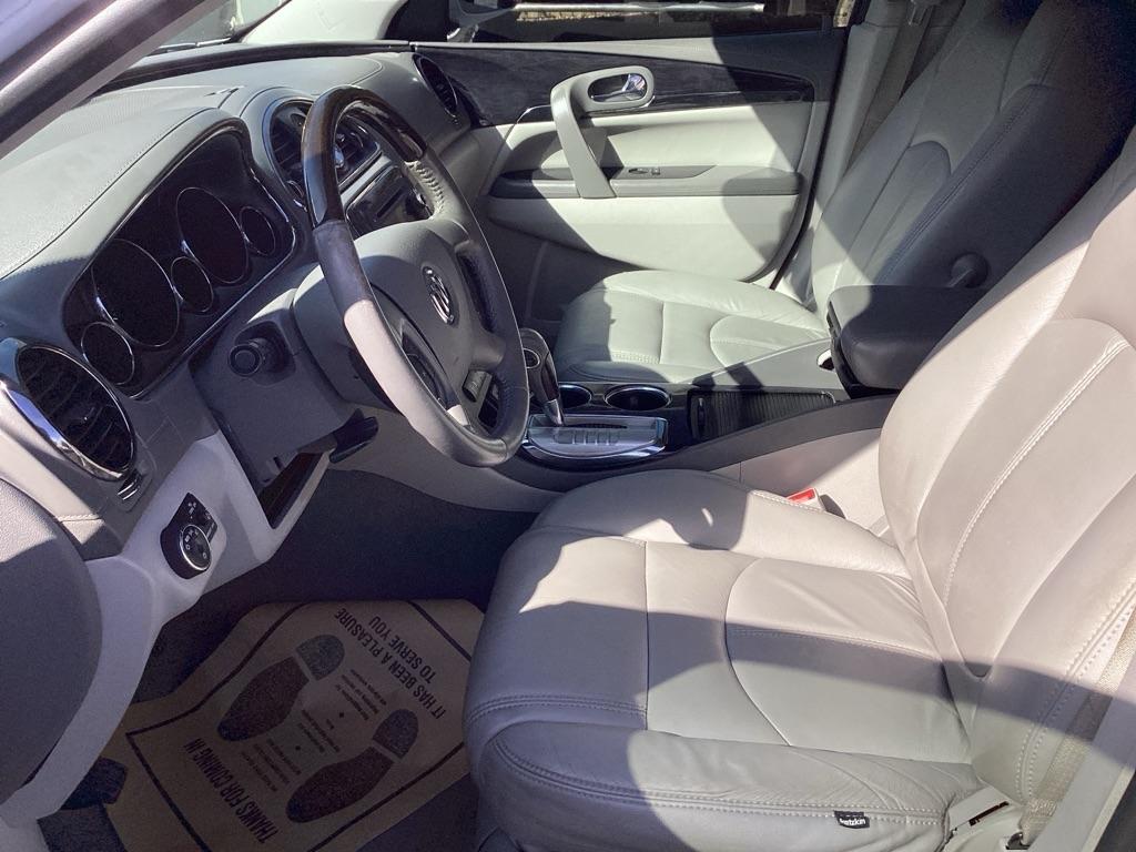 Buick Enclave Convenience FWD 2016