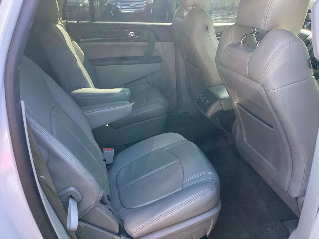 Buick Enclave Convenience FWD 2016