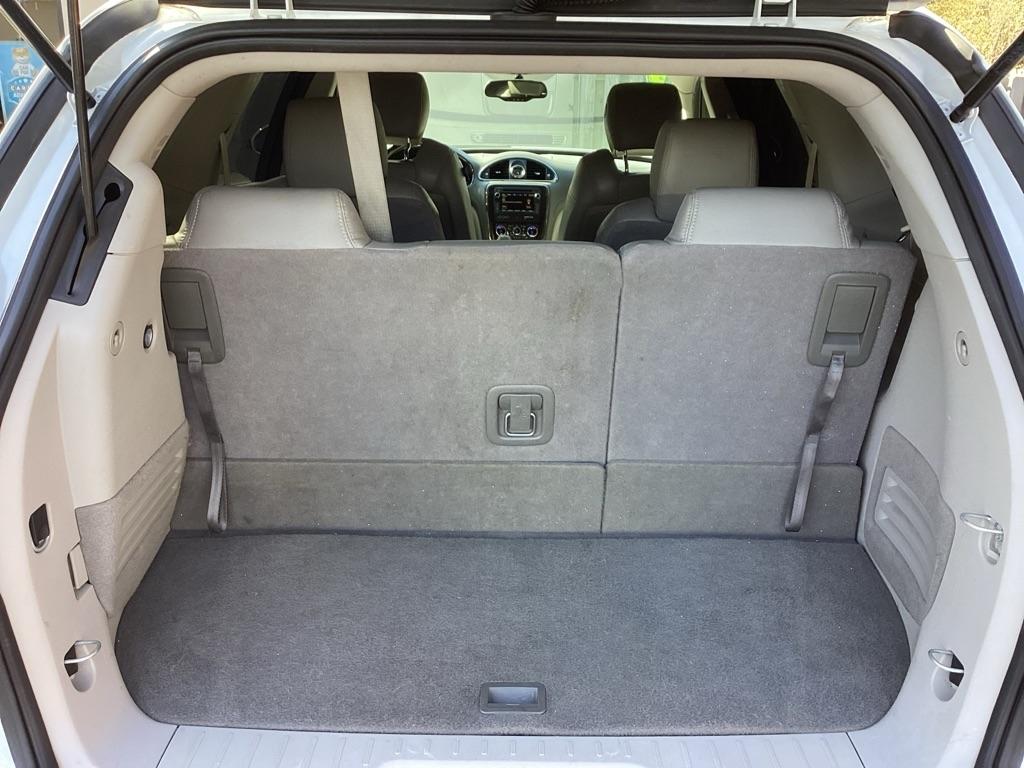 Buick Enclave Convenience FWD 2016