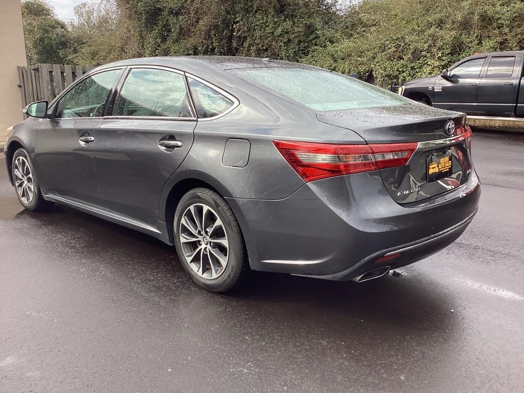 Toyota Avalon XLE 2018