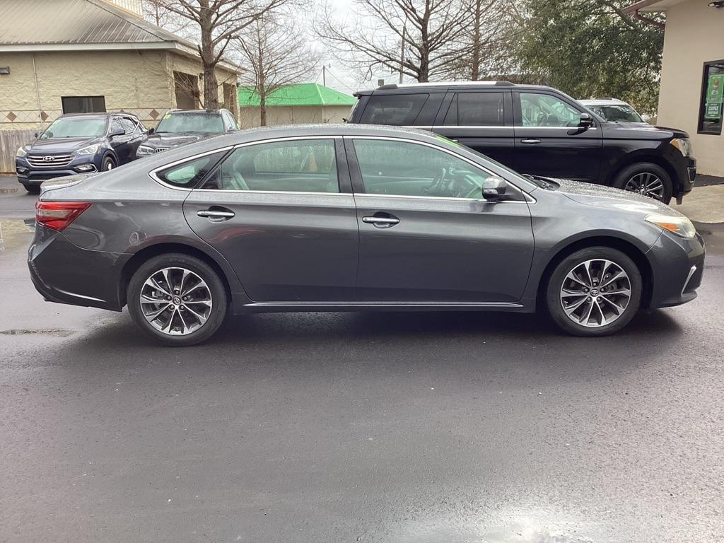 Toyota Avalon XLE 2018