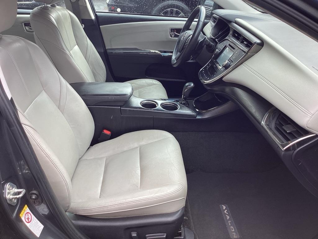 Toyota Avalon XLE 2018