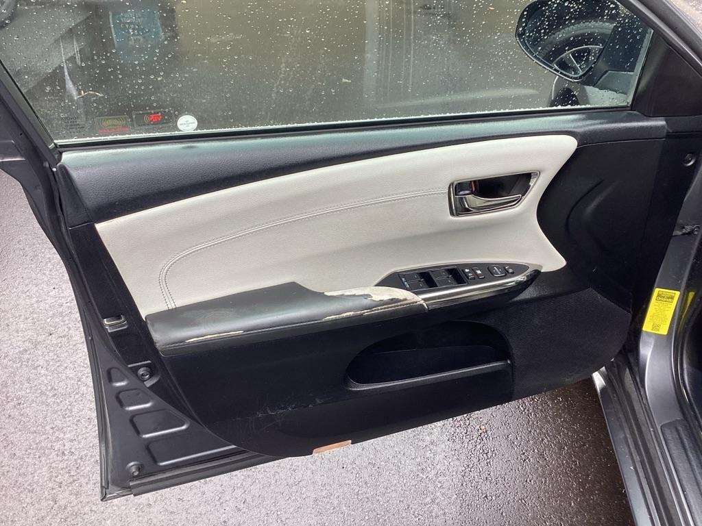 Toyota Avalon XLE 2018