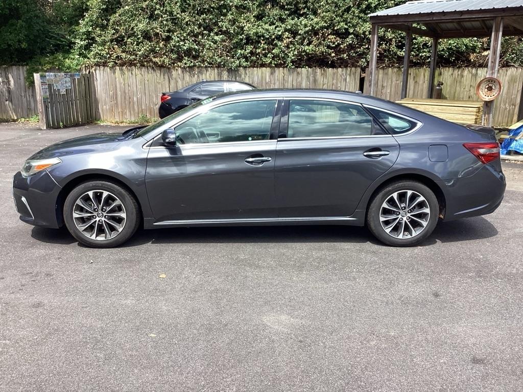 Toyota Avalon XLE 2018