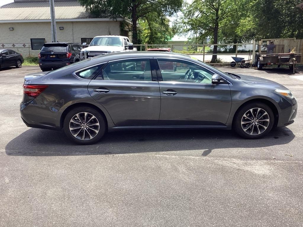 Toyota Avalon XLE 2018