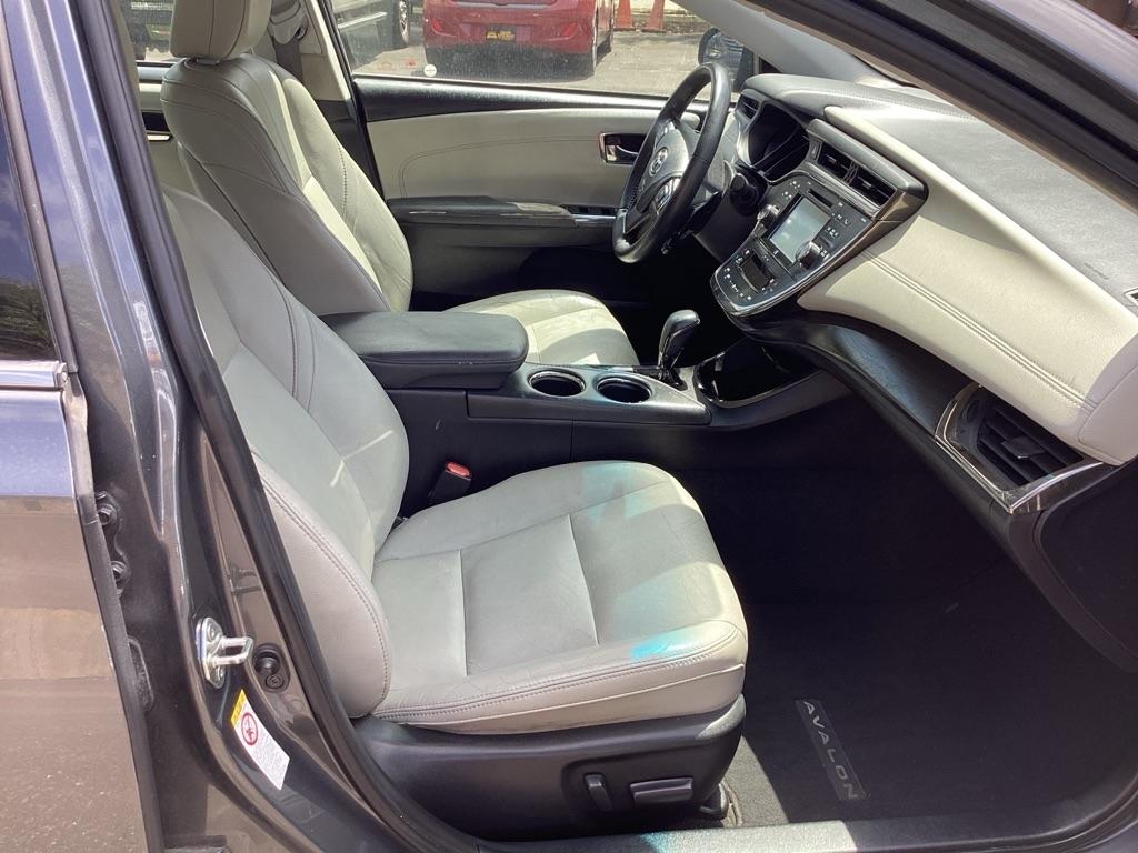 Toyota Avalon XLE 2018