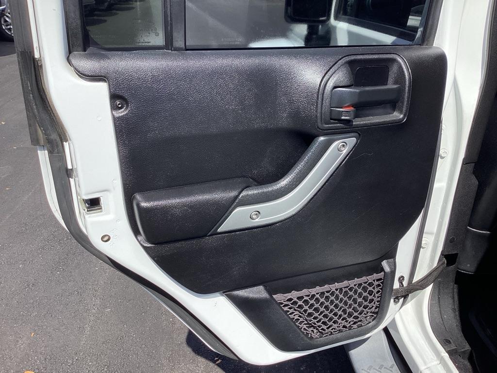 Jeep Wrangler Unlimited Sahara 4WD 2013