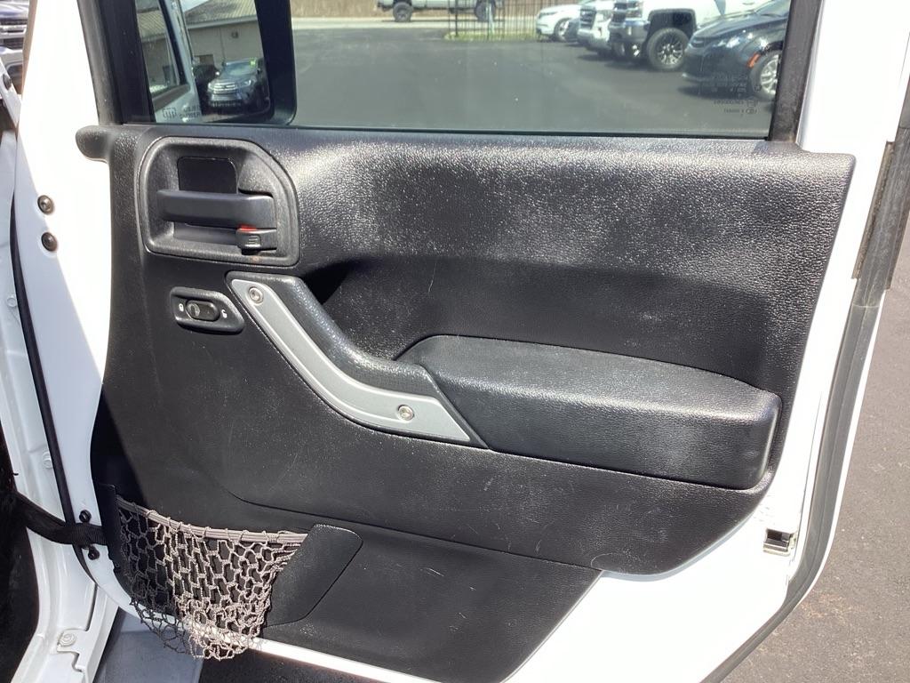 Jeep Wrangler Unlimited Sahara 4WD 2013