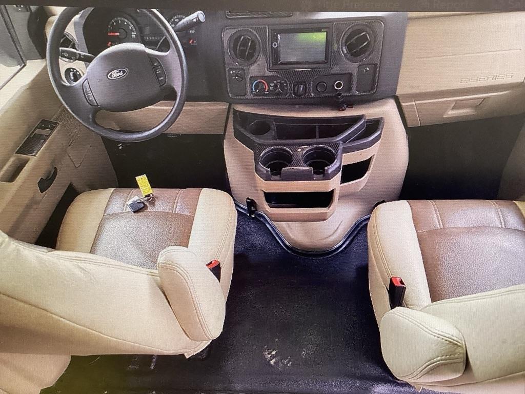 Coachmen Leprechaun  2020