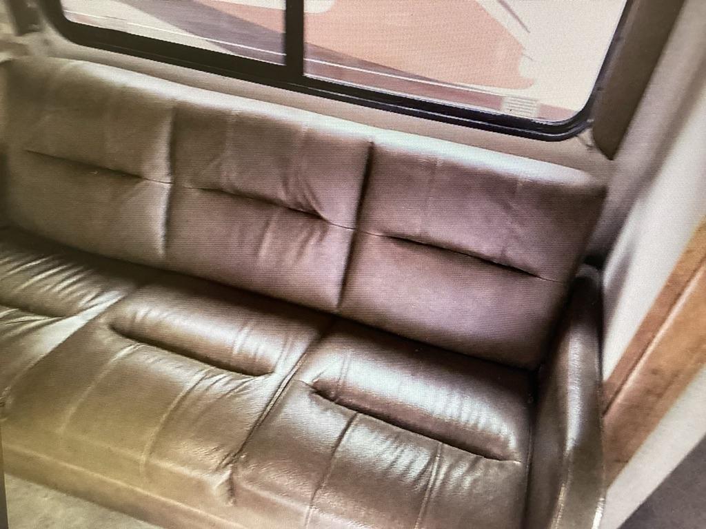 Coachmen Leprechaun  2020