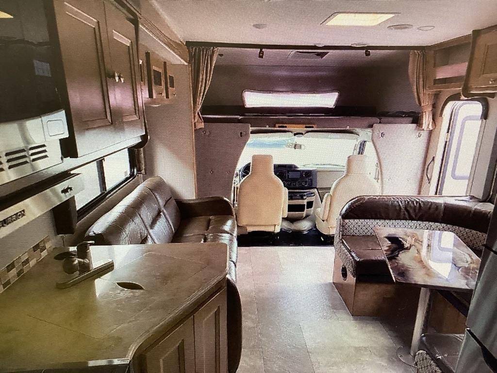 Coachmen Leprechaun  2020