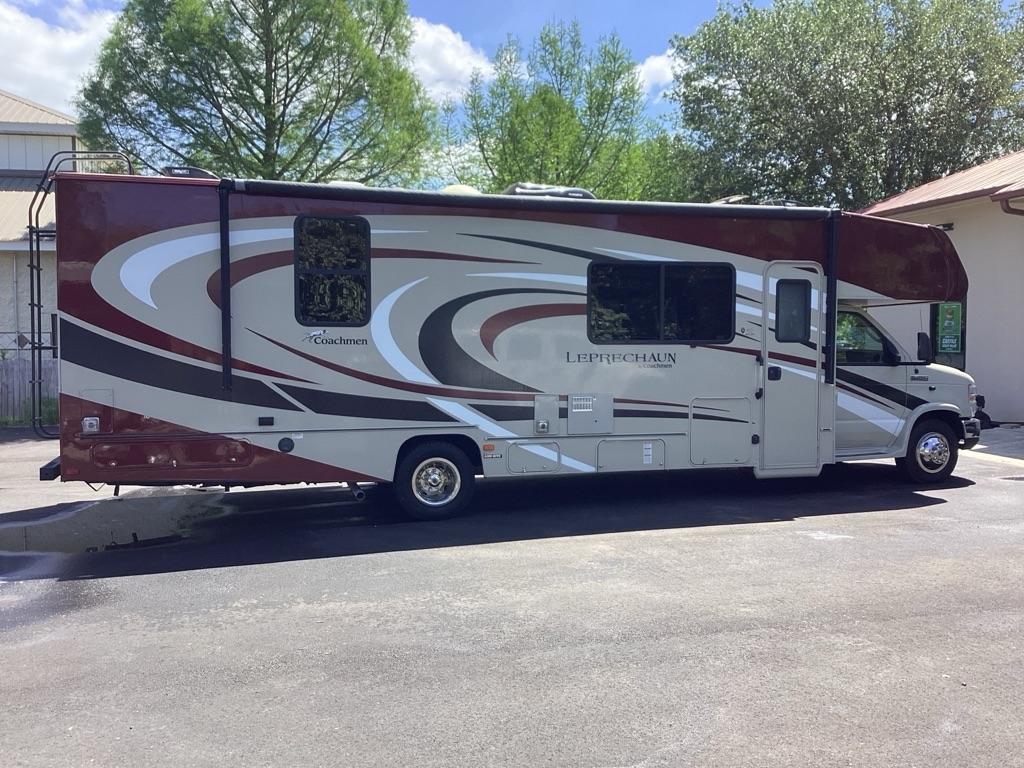 Coachmen Leprechaun  2020