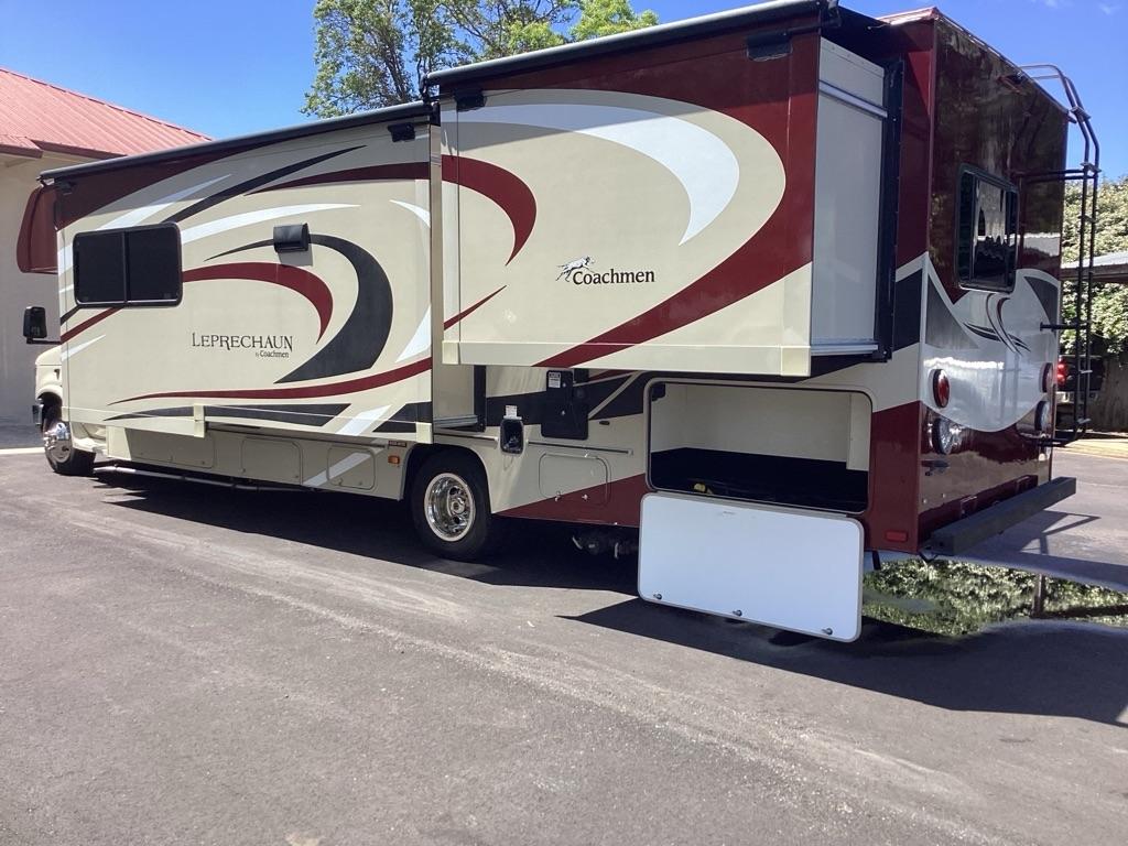 Coachmen Leprechaun  2020