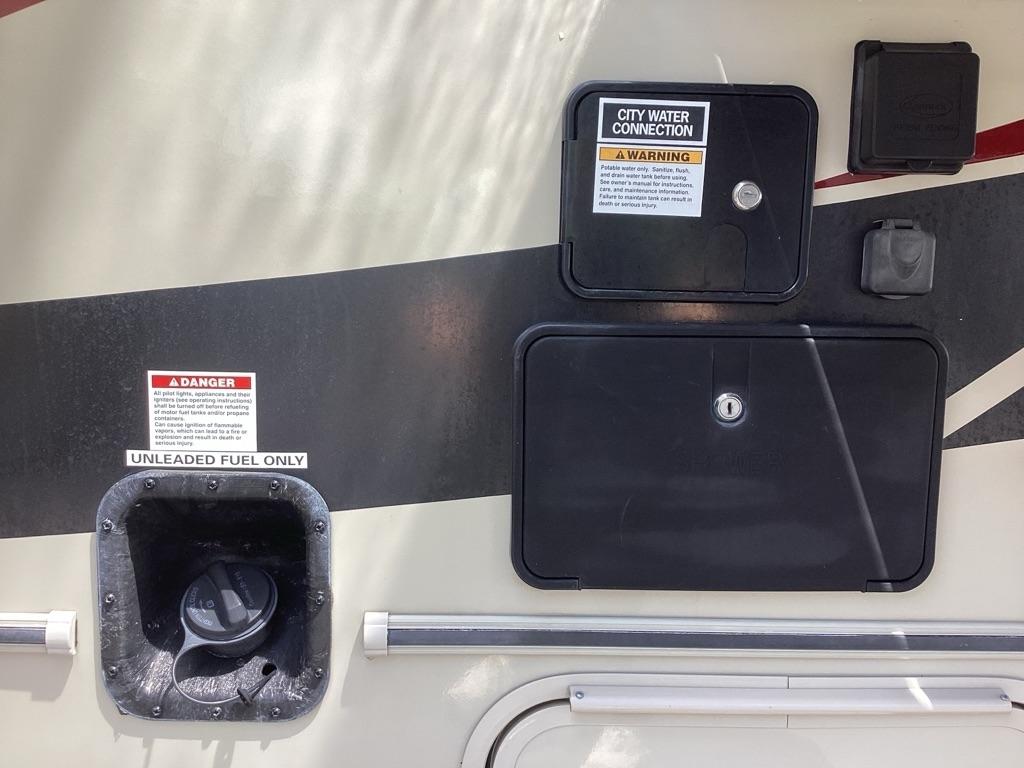 Coachmen Leprechaun  2020