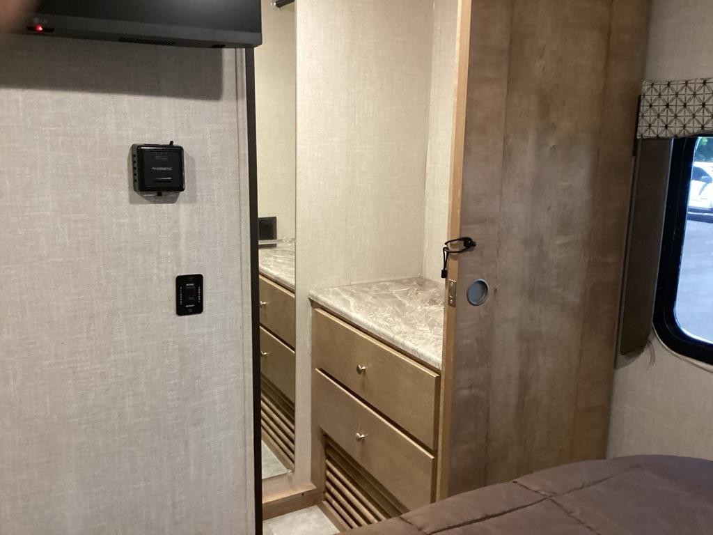 Coachmen Leprechaun  2020