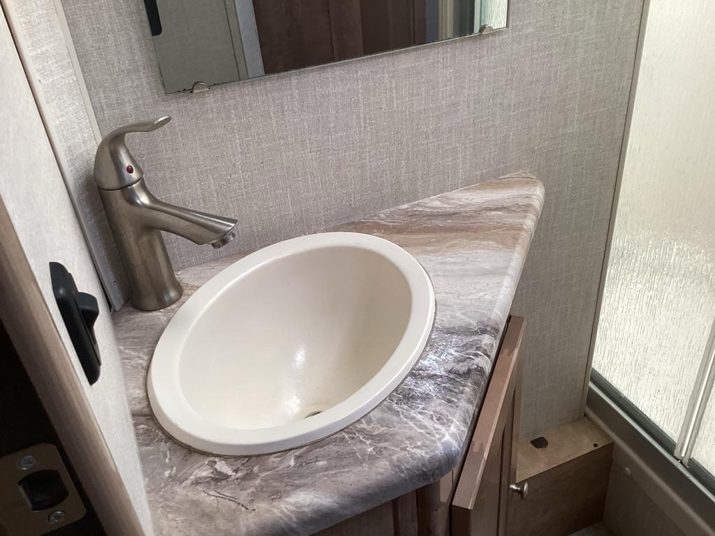 Coachmen Leprechaun  2020