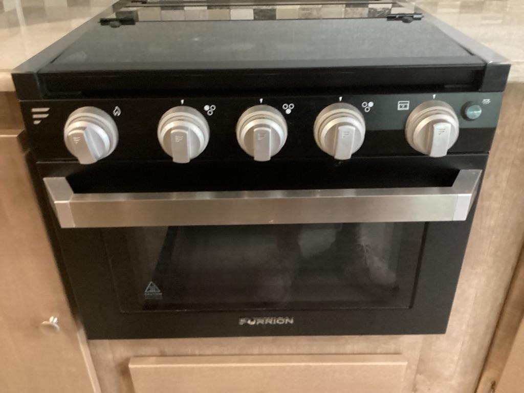 Coachmen Leprechaun  2020