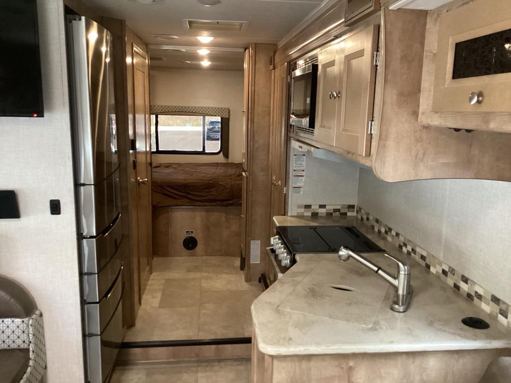 Coachmen Leprechaun  2020