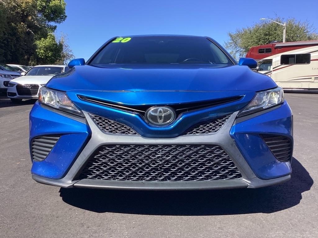 Toyota Camry SE 2020