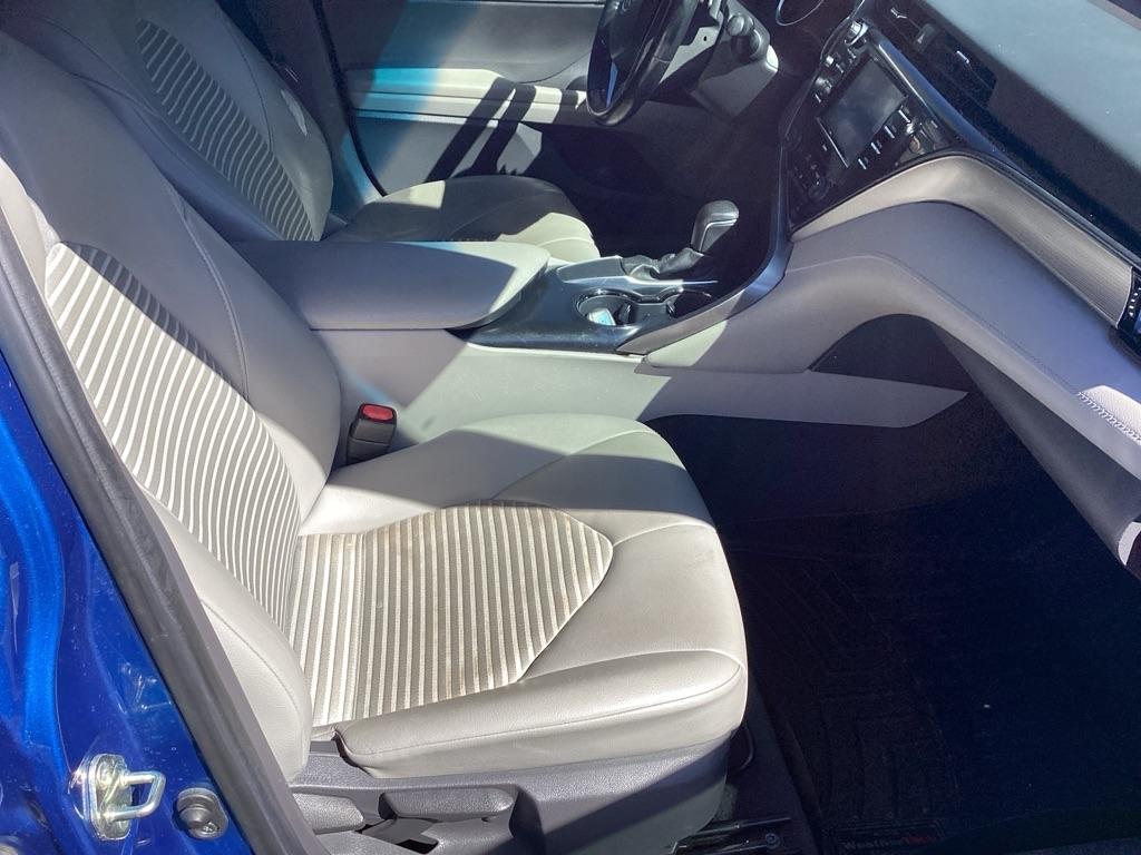 Toyota Camry SE 2020