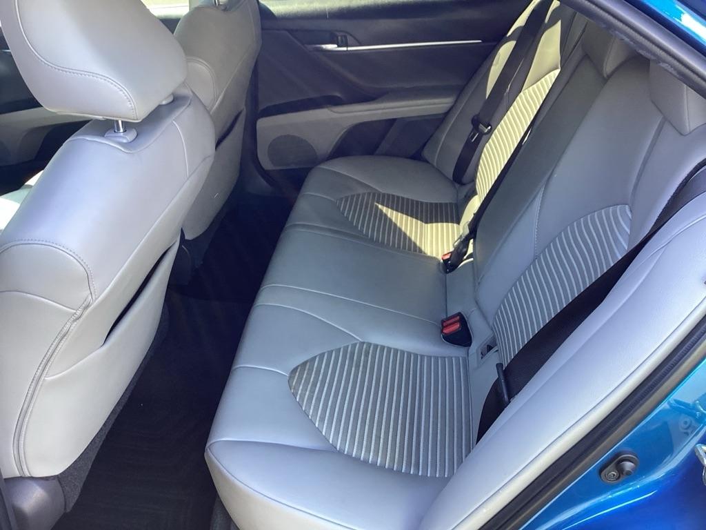 Toyota Camry SE 2020