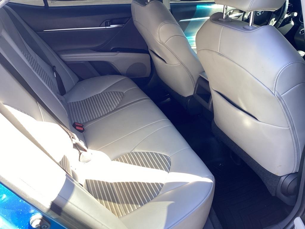 Toyota Camry SE 2020