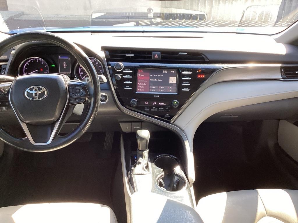 Toyota Camry SE 2020