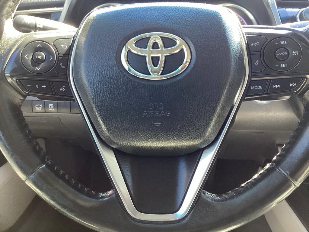 Toyota Camry SE 2020