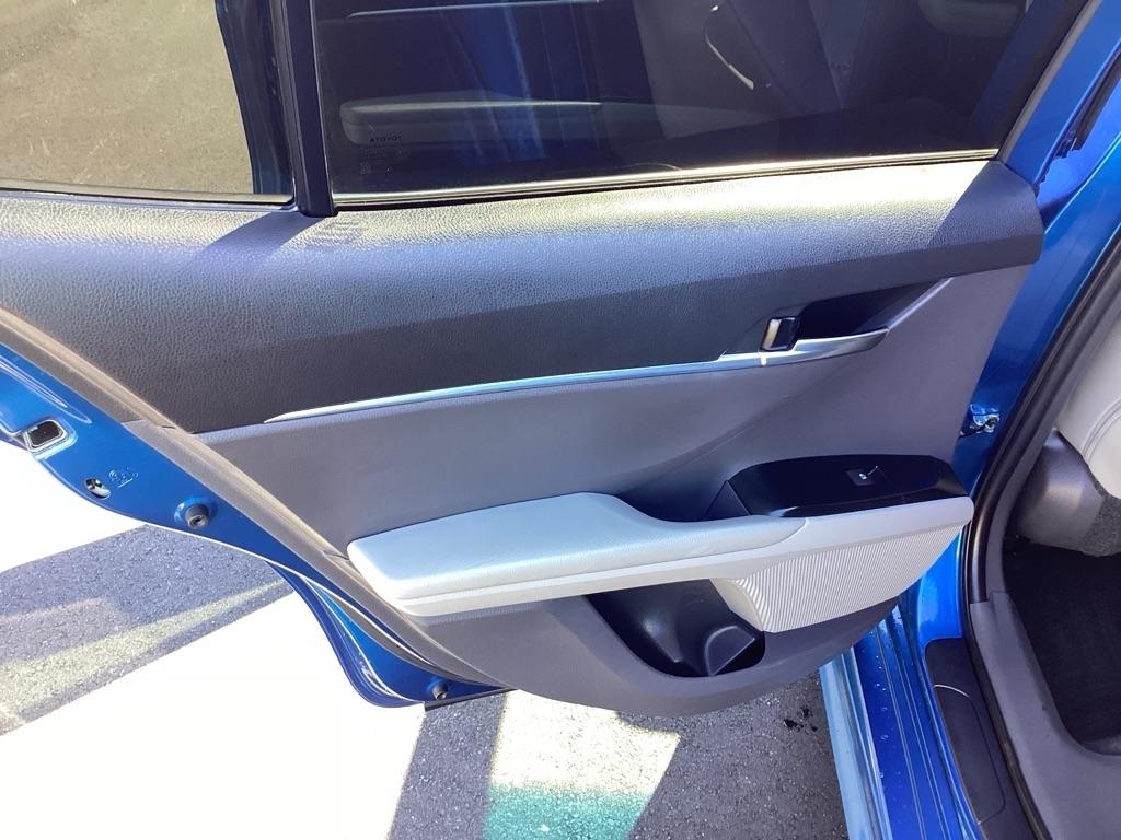 Toyota Camry SE 2020