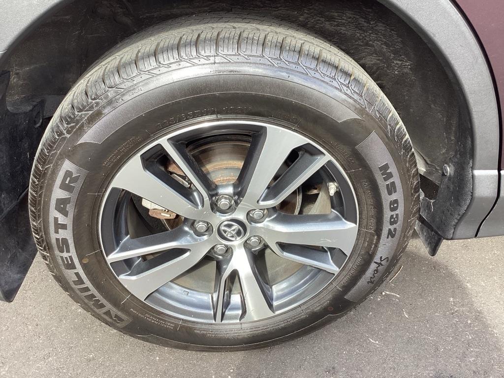 Toyota RAV4 XLE AWD 2017