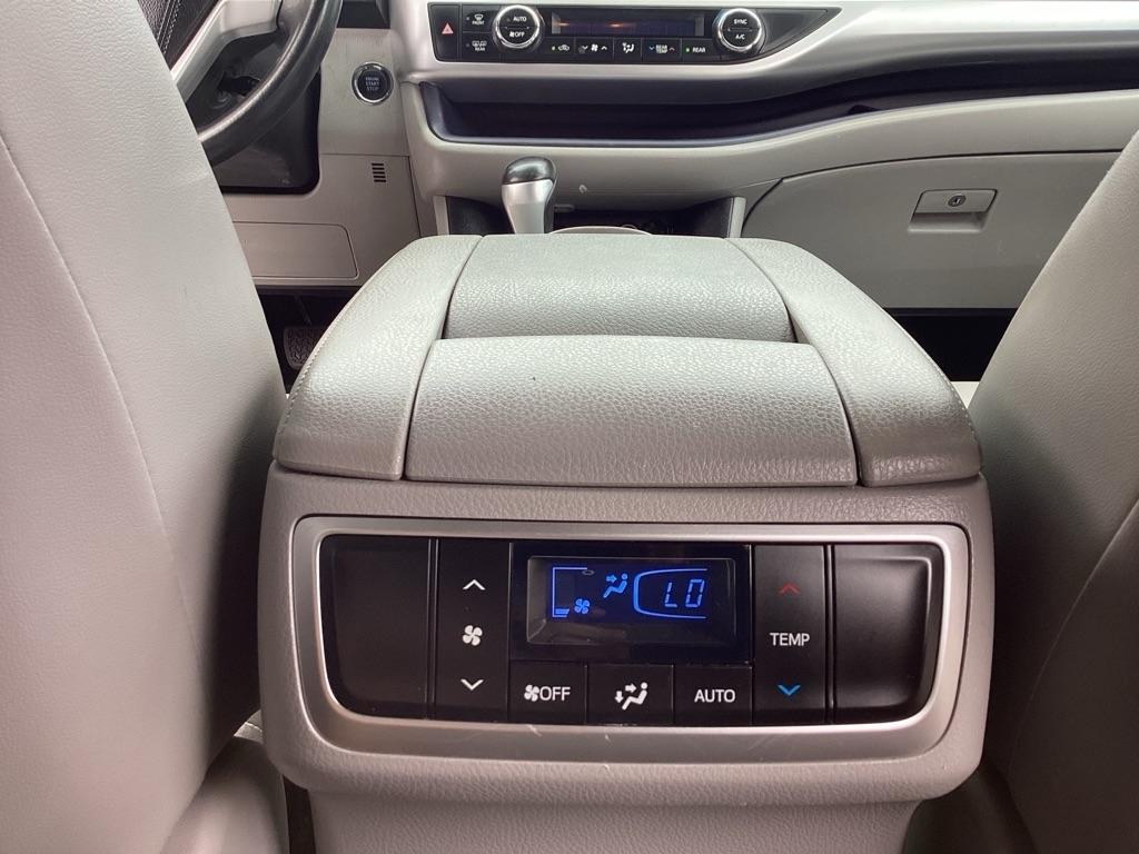 Toyota Highlander XLE AWD V6 2015