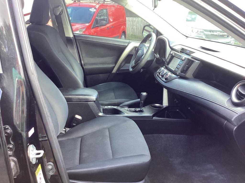 Toyota RAV4 LE FWD 2014