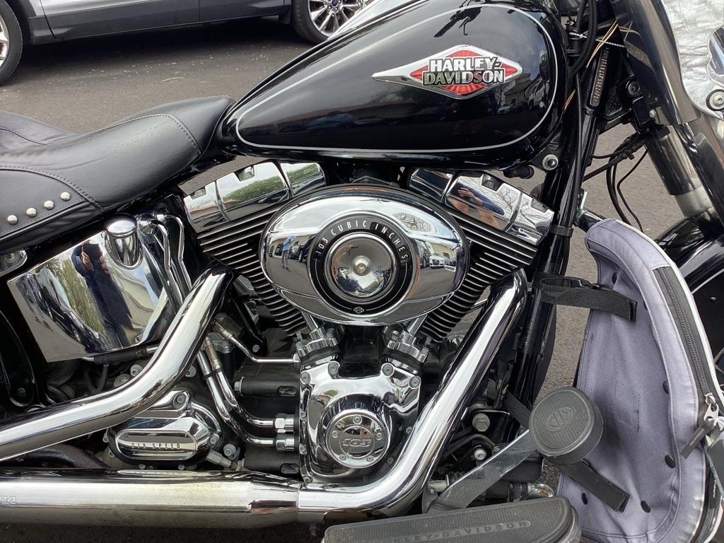 Harley-Davidson FLSTC103  2015