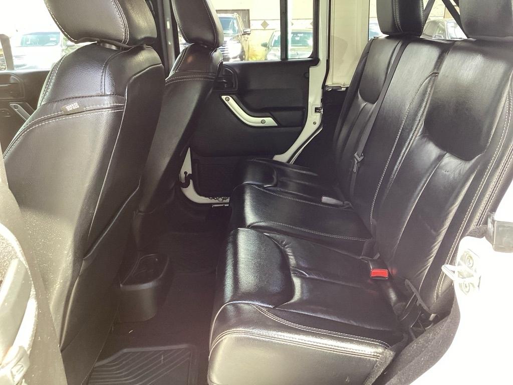 Jeep Wrangler Unlimited Sahara 4WD 2013