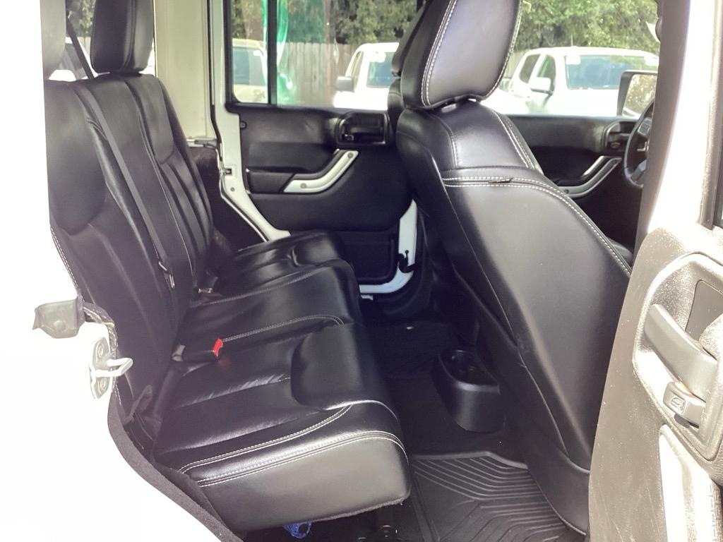 Jeep Wrangler Unlimited Sahara 4WD 2013