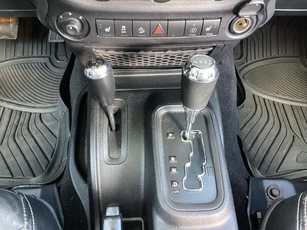 Jeep Wrangler Unlimited Sahara 4WD 2013