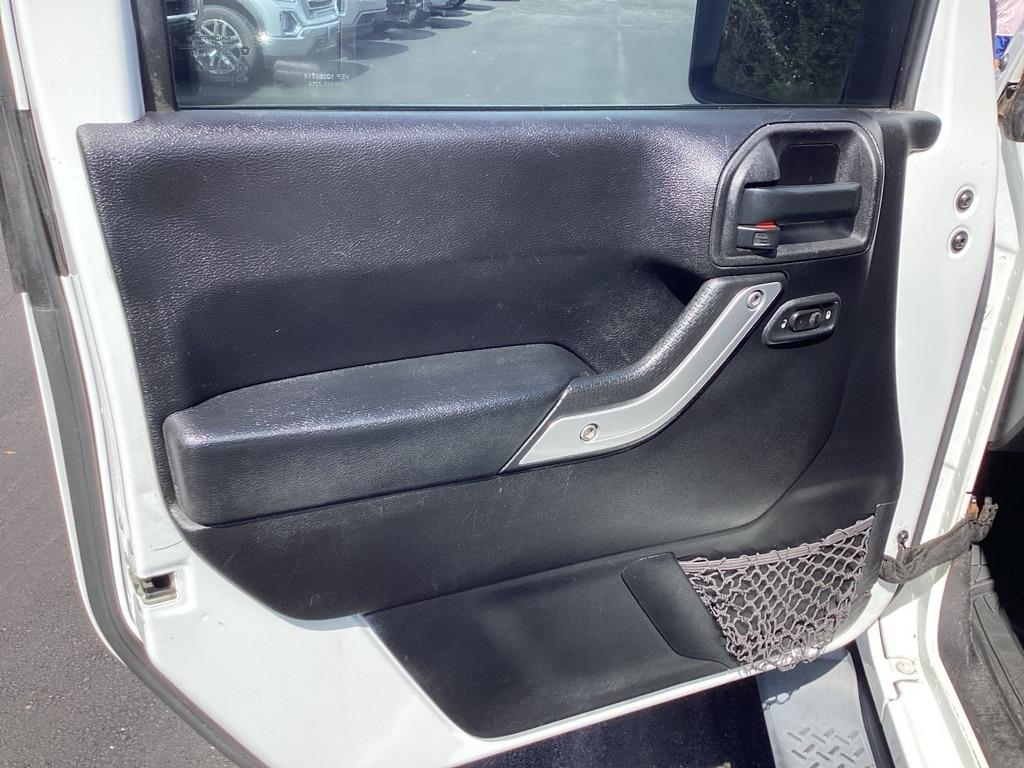 Jeep Wrangler Unlimited Sahara 4WD 2013