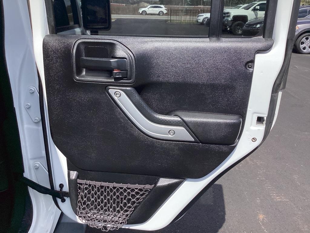 Jeep Wrangler Unlimited Sahara 4WD 2013