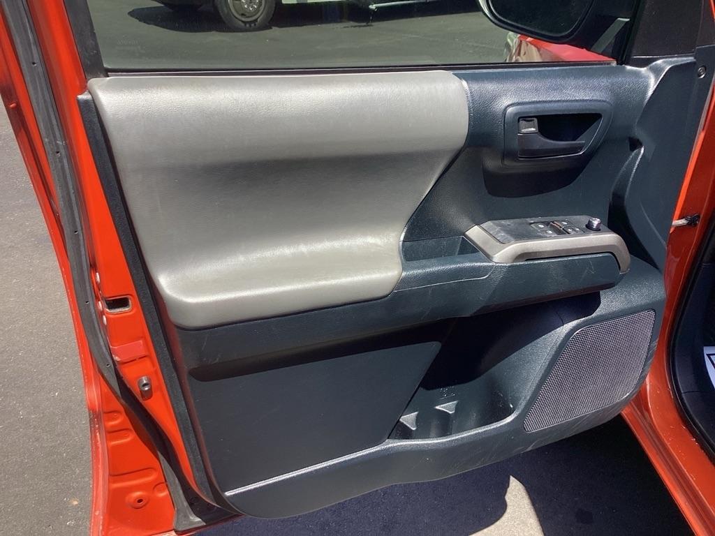 Toyota Tacoma SR5 Access Cab I4 6AT 2WD 2016