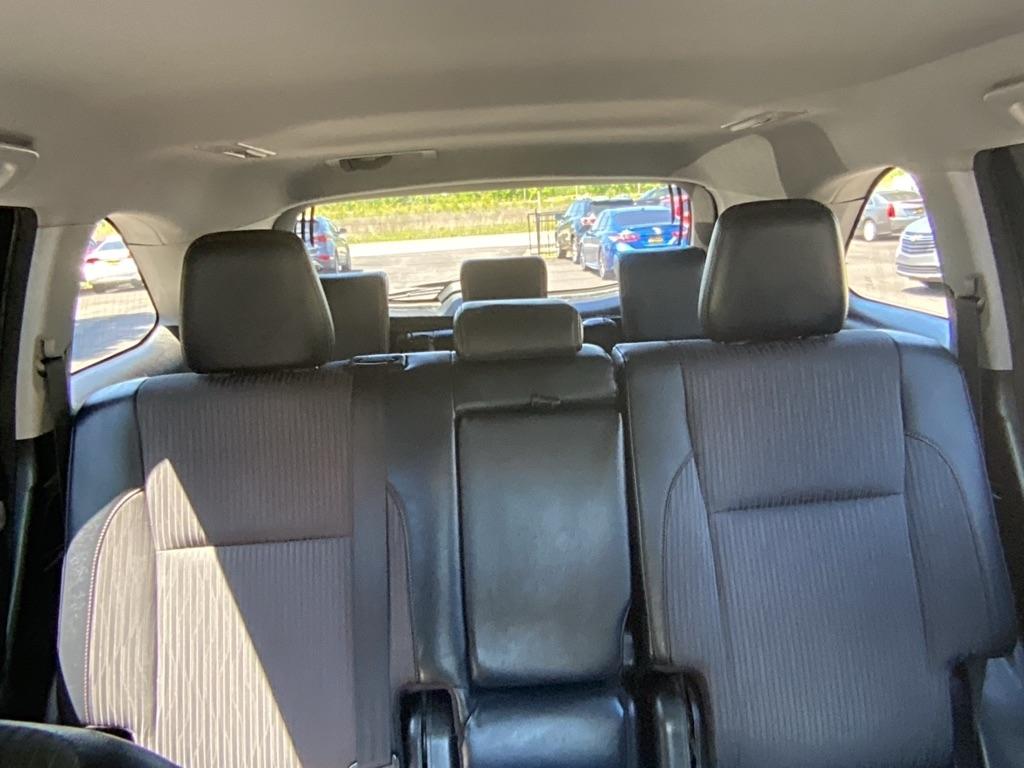 Toyota Highlander LE Plus FWD V6 2017