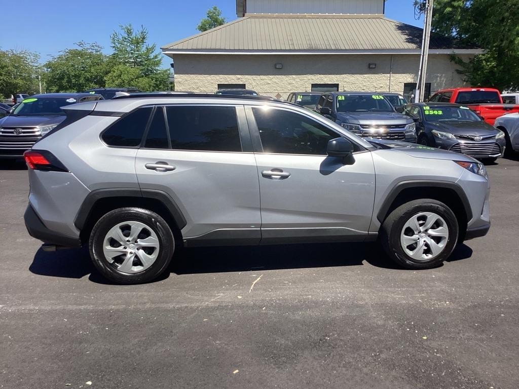 Toyota RAV4 LE 2020