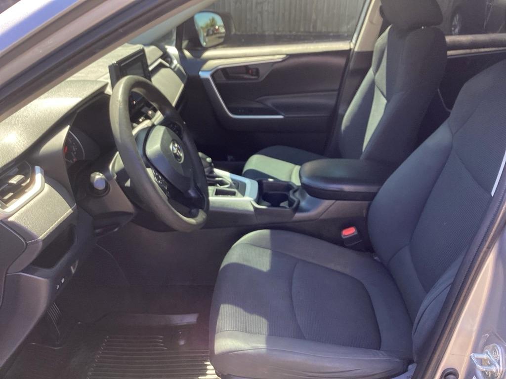 Toyota RAV4 LE 2020