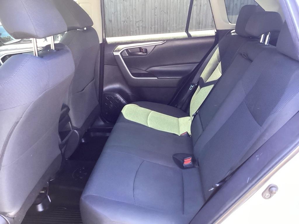 Toyota RAV4 LE 2020