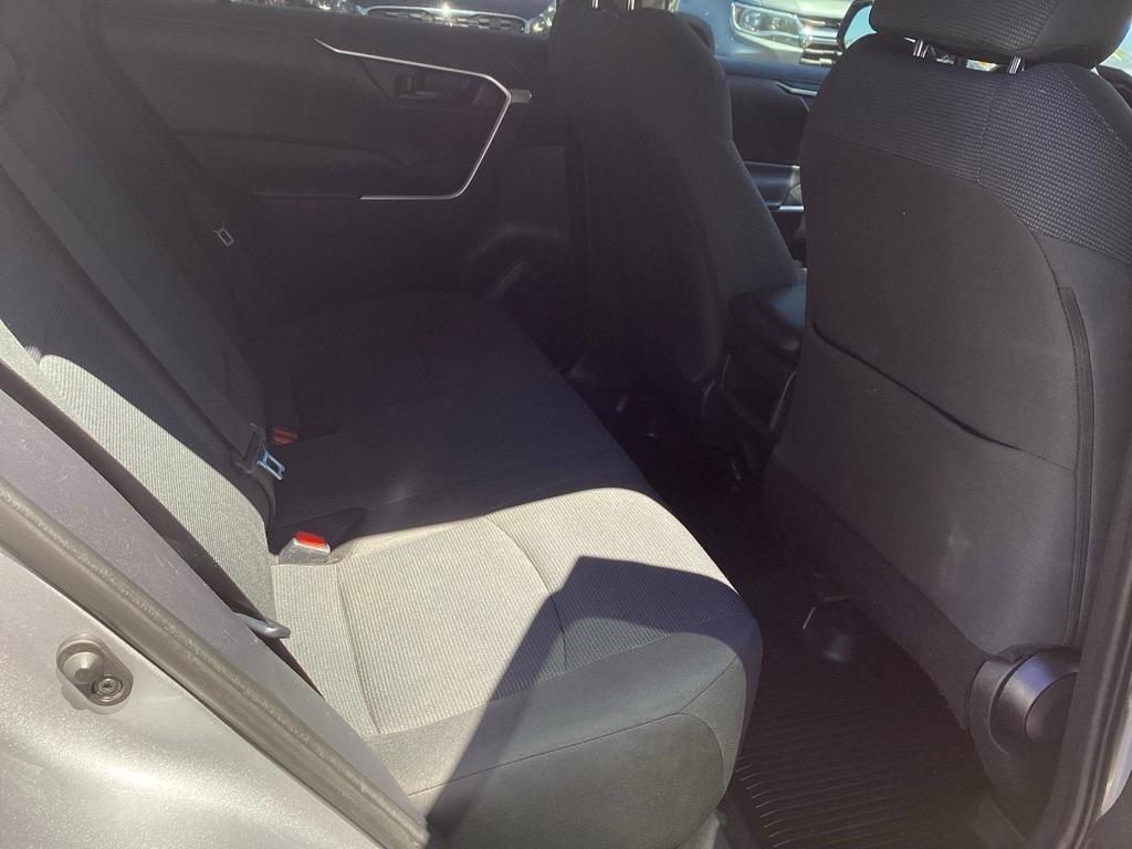 Toyota RAV4 LE 2020
