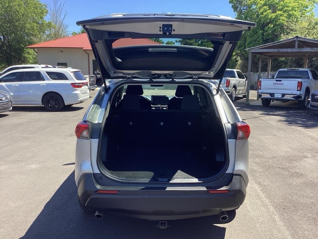 Toyota RAV4 LE 2020